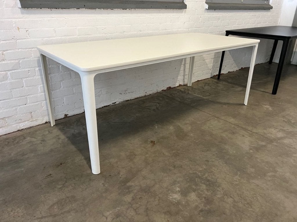Vitra Plate tafel, 200X90, Huis en Inrichting, Design, 200 cm of meer, Zo goed als nieuw, Vijf personen of meer