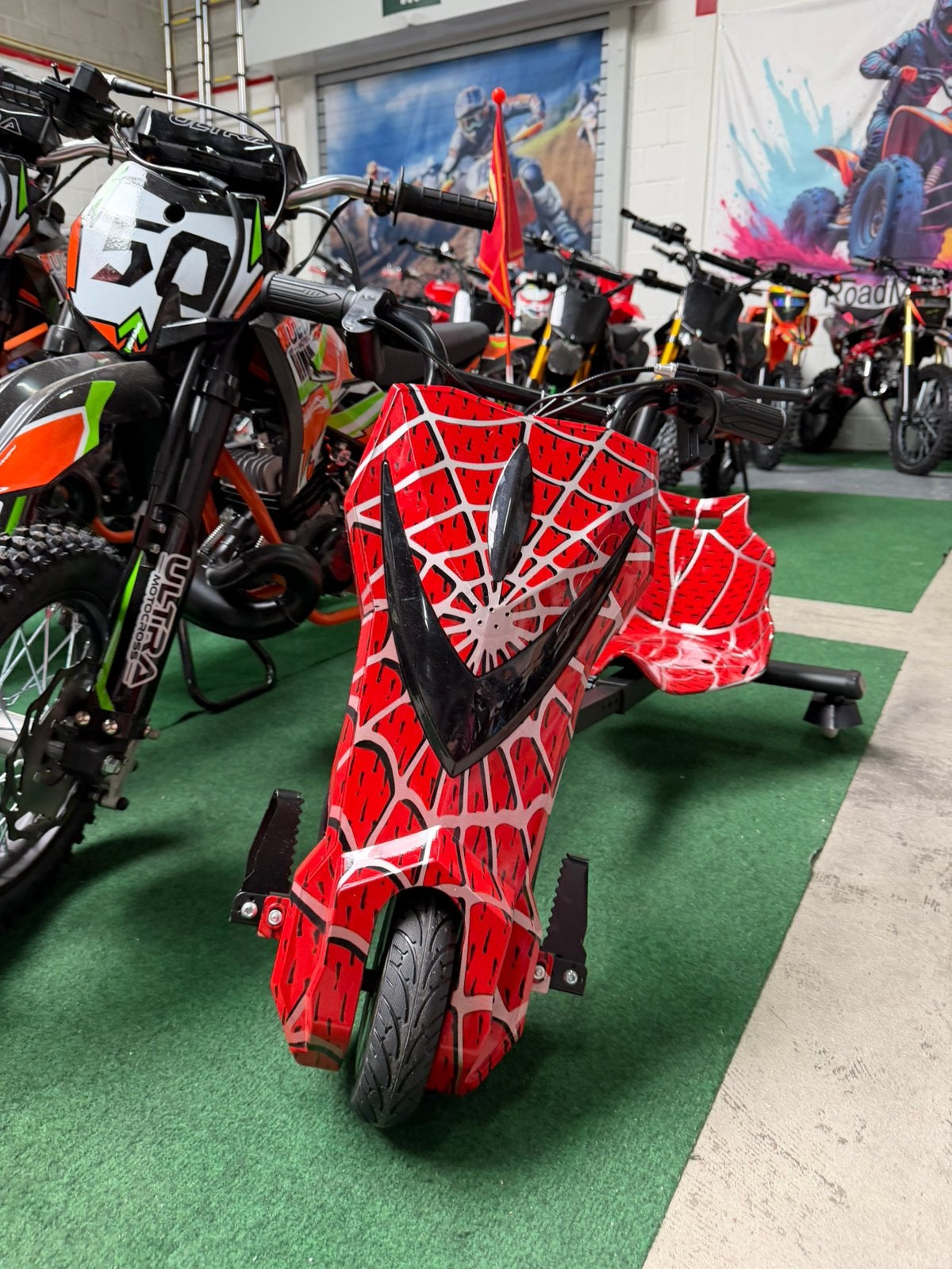 ‼️NIEUW‼️Spiderman Drift Trike 250W Met Bluetooth !, Zo goed als nieuw