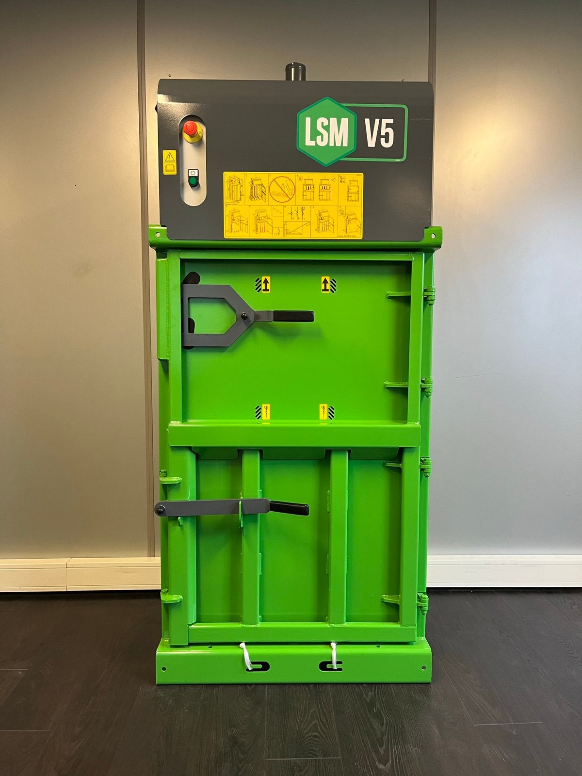 LSM V5 | 230 volt | Papierpers | Plasticpers | Balenpers, Ophalen of Verzenden