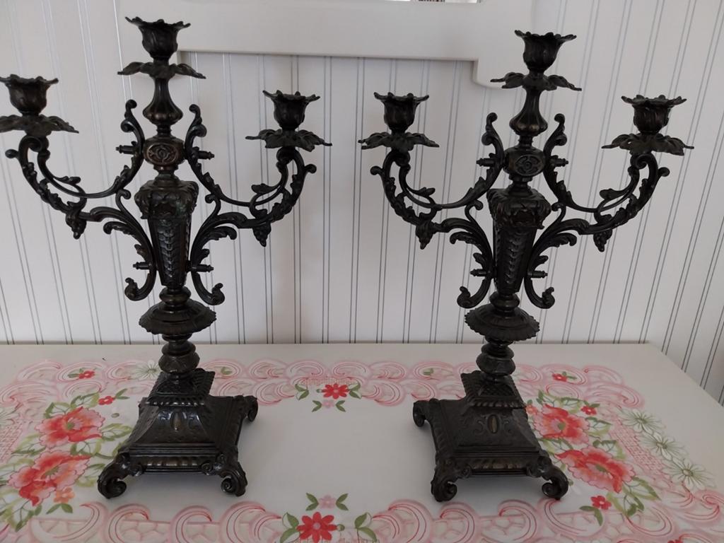 2 antieke kandelaars, ongeveer 100 jaar oud., Enlèvement