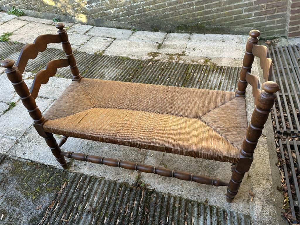 PETITE BANQUETTE DE COIN DE FEU, Enlèvement