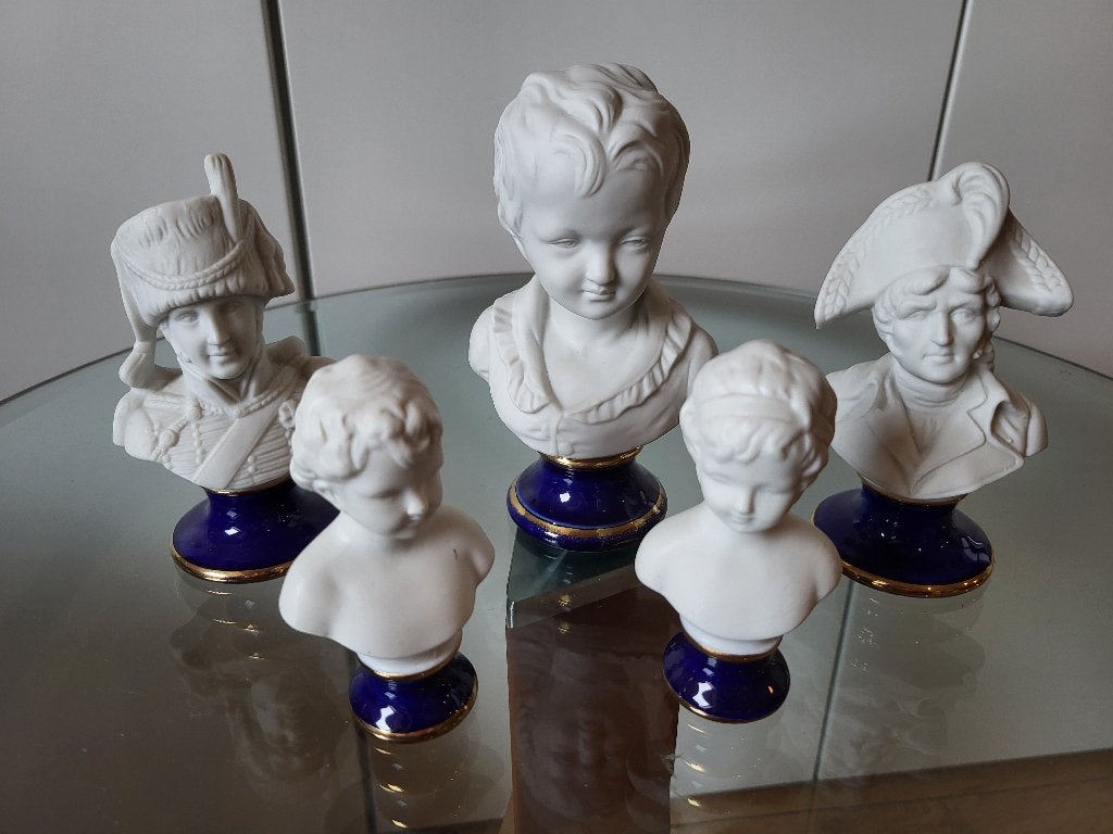 5 bustes in porselein, Enlèvement
