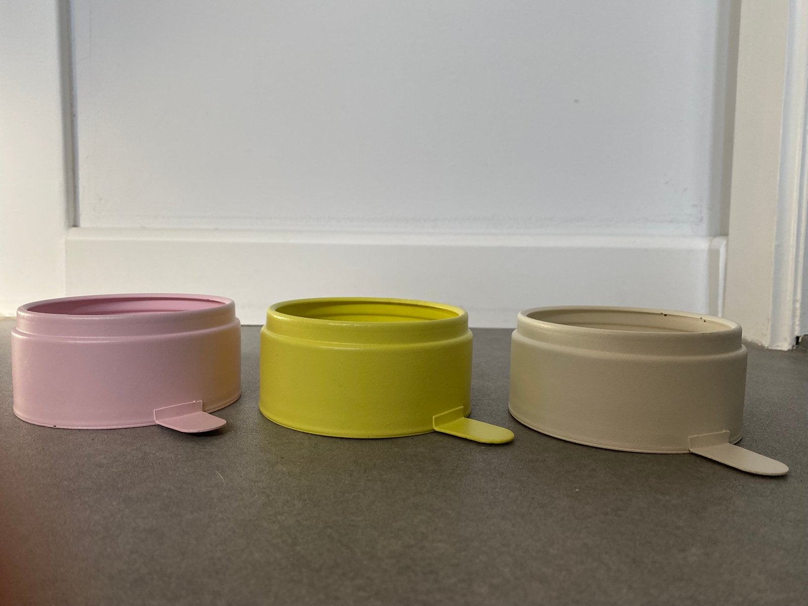 IKEA - Välkänd - Drie stapelbare kandelaren pastel kleuren, Huis en Inrichting, Woonaccessoires | Kandelaars en Kaarsen, Ophalen of Verzenden