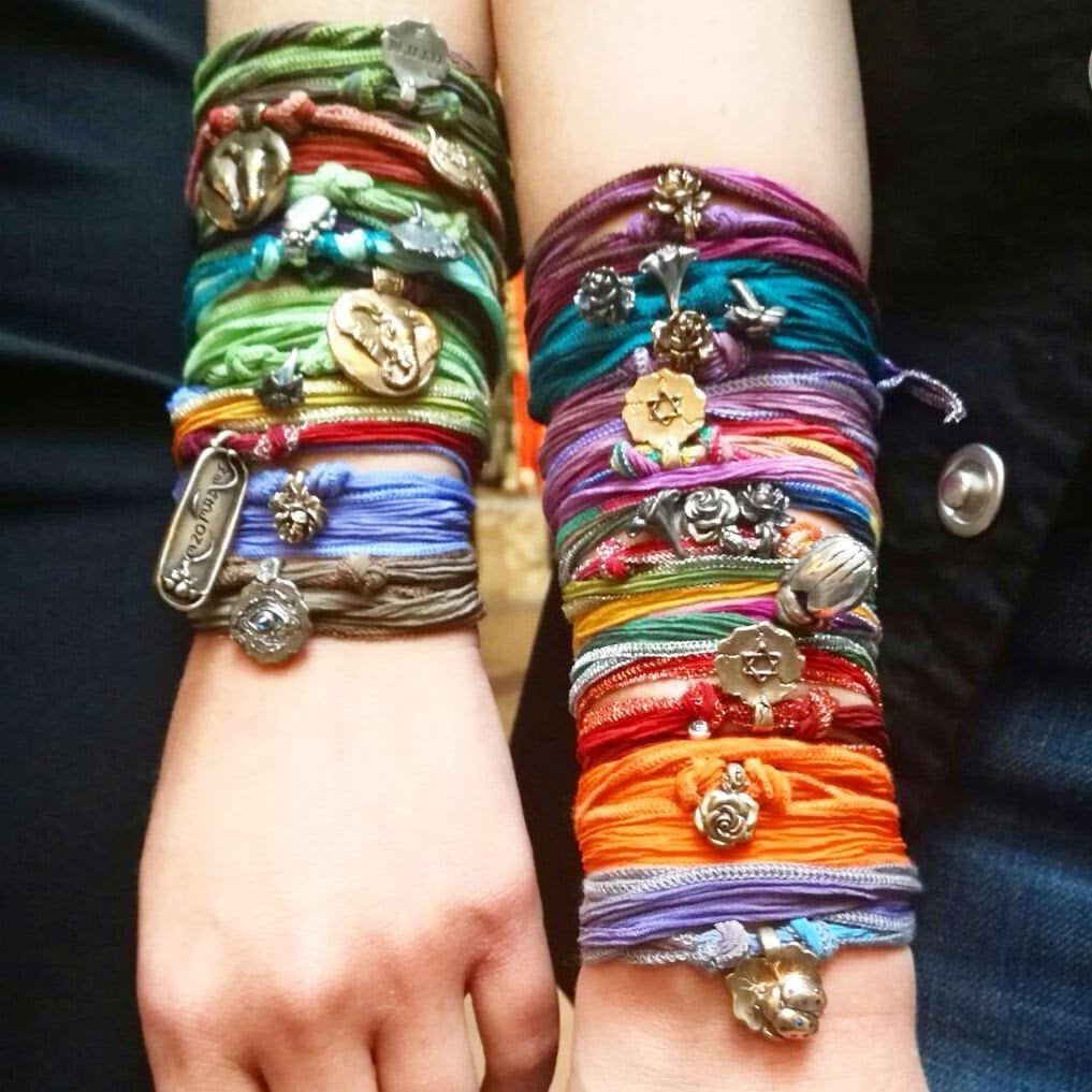 Bracelets (4) en soie Catherine Michiels, Enlèvement ou Envoi, Neuf, Autres couleurs