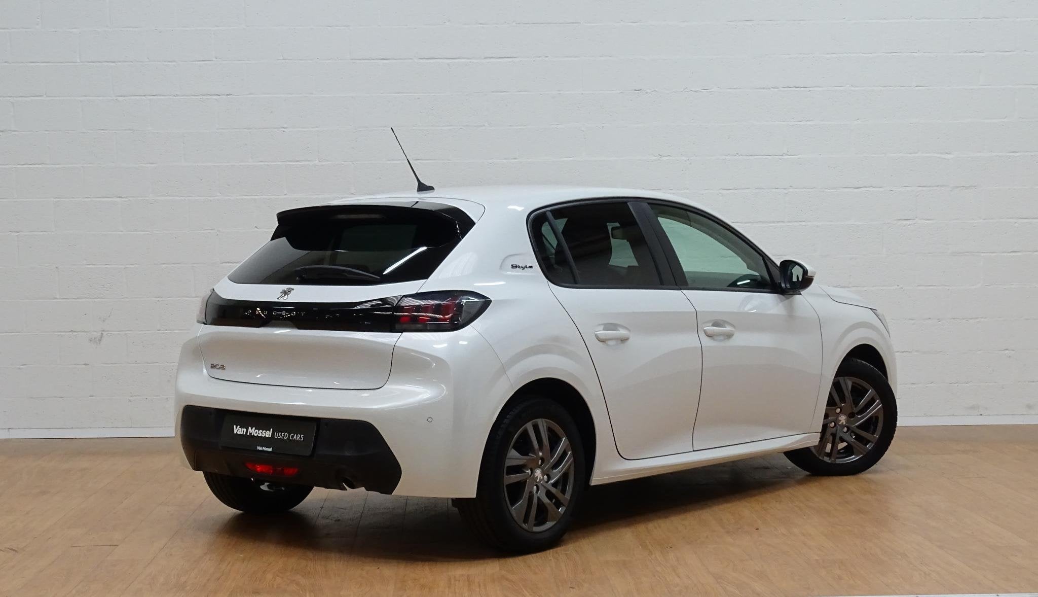 Peugeot 208 1.2 Style +gps verwacht, Electronic Stability Program (ESP), Entreprise, 1055 kg, Noir