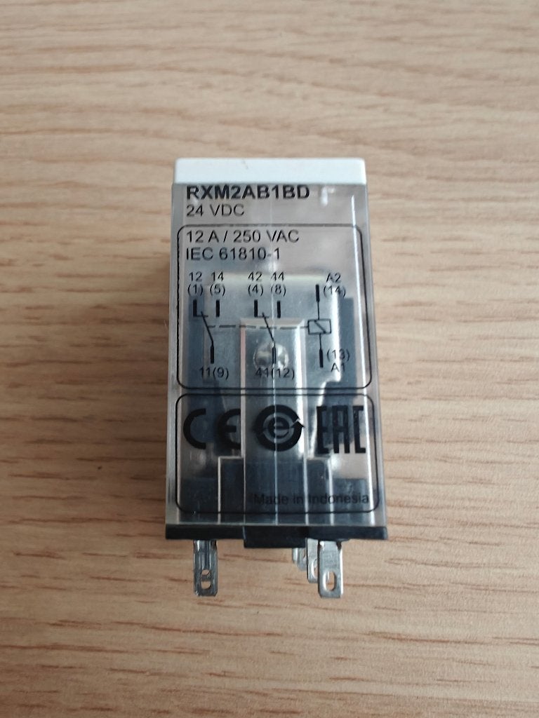 Schneider RXM2AB1BD relais 24VDC 12A/250VAC, Hobby en Vrije tijd, Ophalen