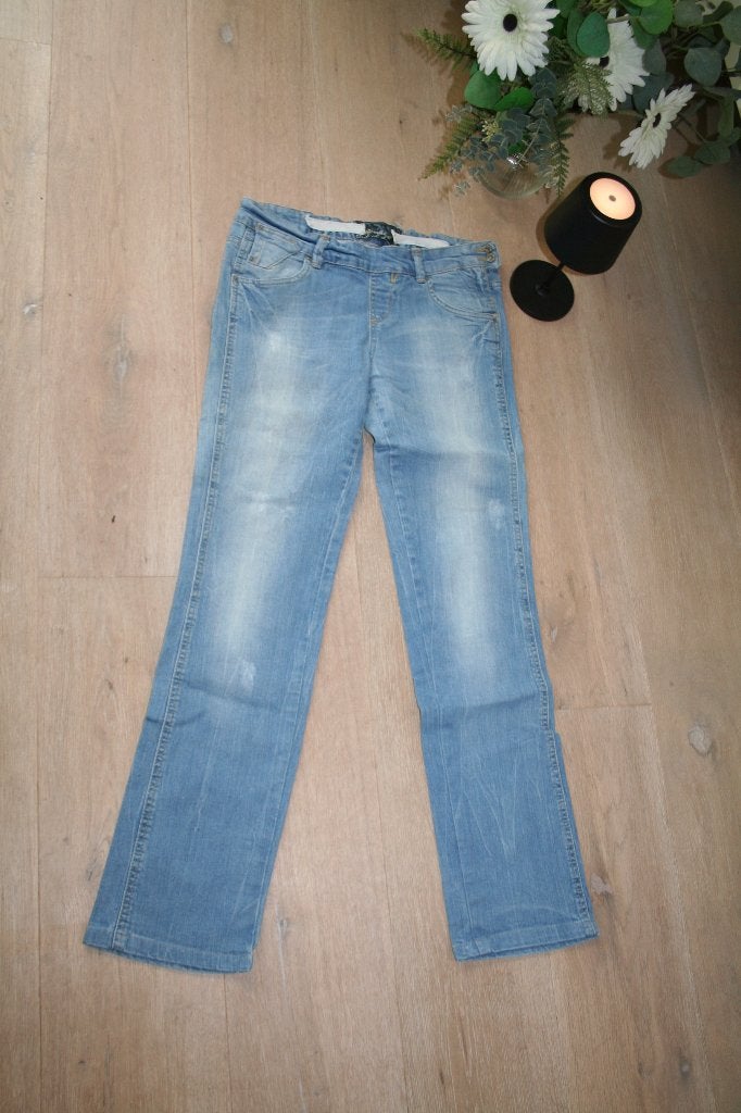 Maat 38 - Bershka - jeansbroek, Kleding | Dames, Broeken en Pantalons, Ophalen of Verzenden, Gedragen, Maat 38/40 (M)