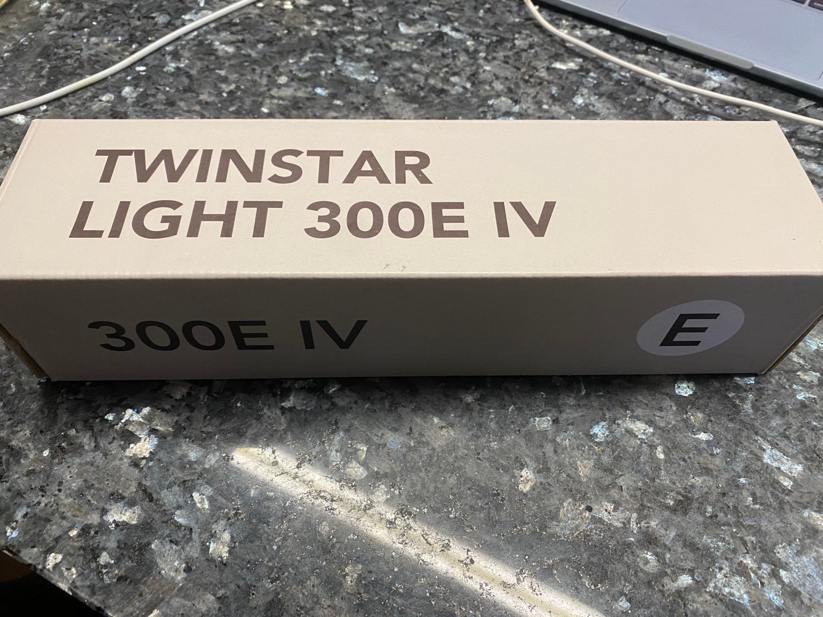 TWINSTAR 300EA IV zgan, Dieren en Toebehoren, Ophalen, Inclusief controller, Zo goed als nieuw, Verlichting of Verwarming