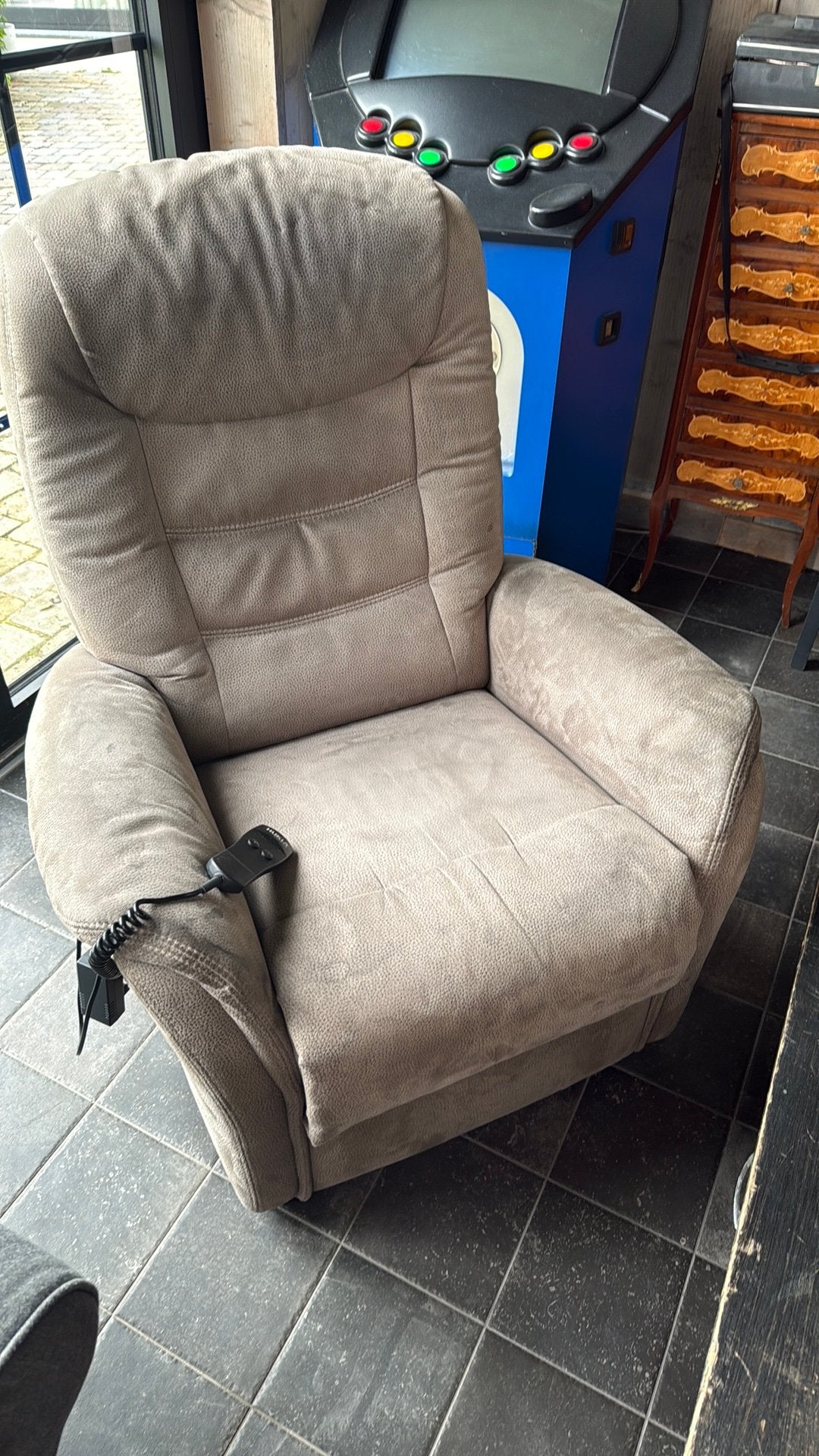 Fauteuil inclinable électrique avec fonction de sortie, Maison & Meubles, Fauteuils, Enlèvement, Comme neuf