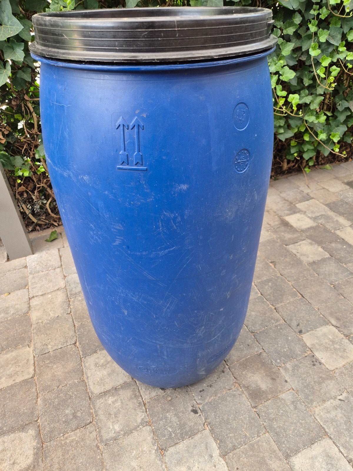 PVC ton goede staat, Ophalen