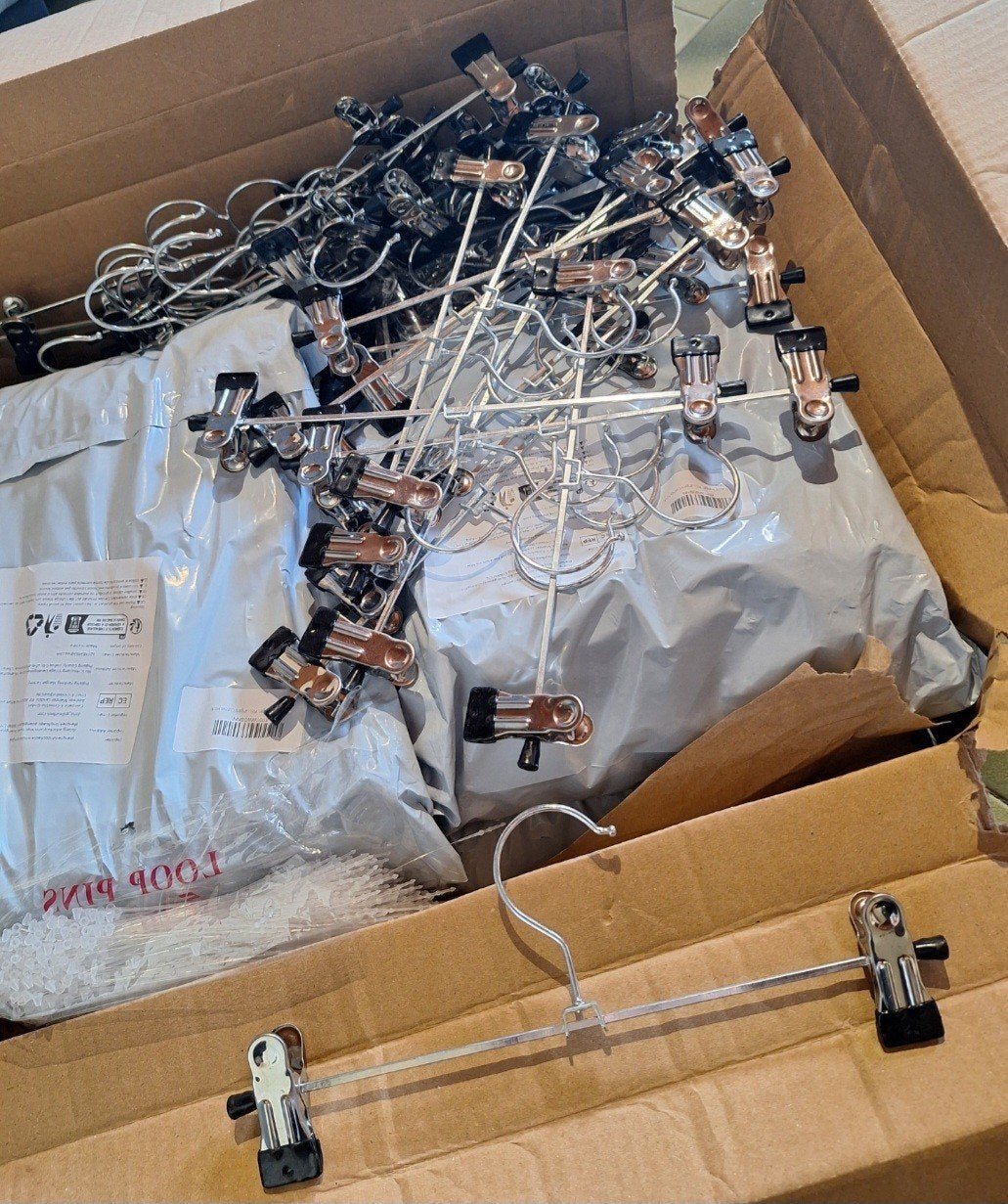 lot de 200 cintres neuf, Enlèvement
