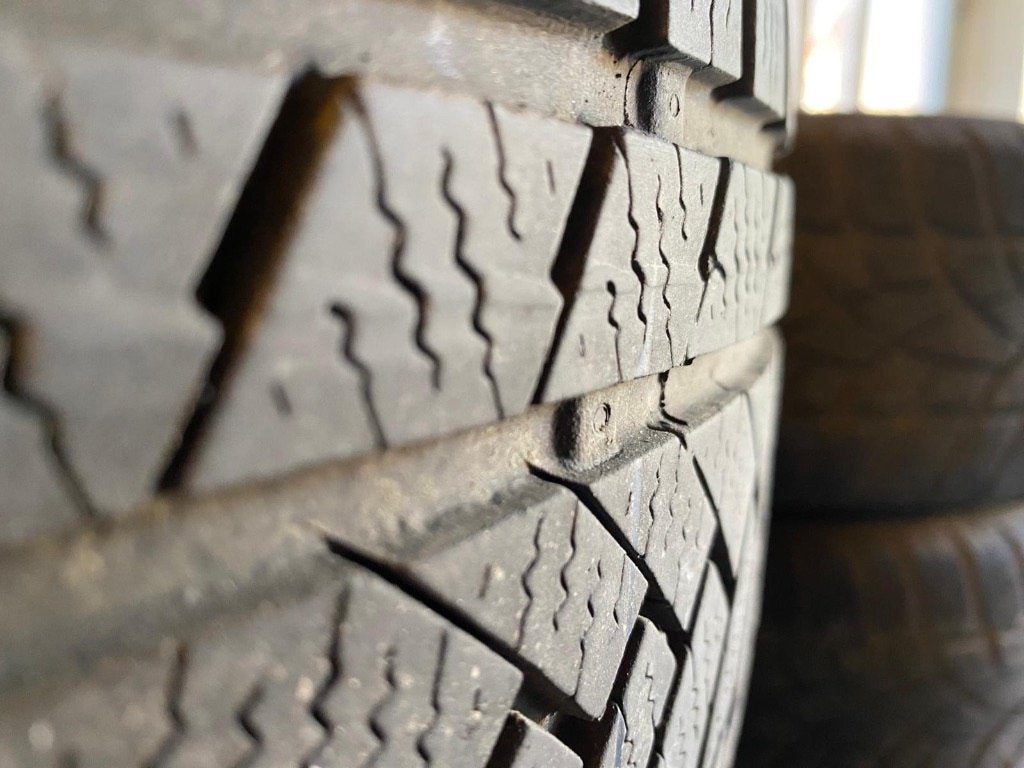 Paire de roues Audi 17 pouces d'origine avec pneus d'hiver, Autos : Pièces & Accessoires, Pneus hiver, Véhicule de tourisme, 17 pouces