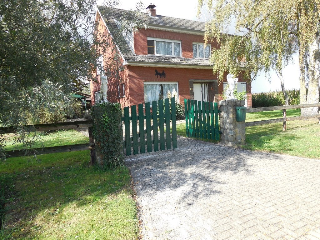 Te koop vrijstaande woning met paardeaccommodatie