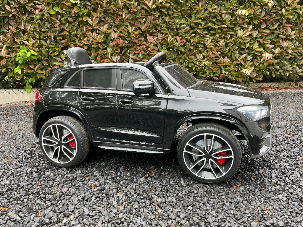 Elektrische auto voor kinderen (Mercedes GLE), Kinderen en Baby's, Ophalen, Gebruikt, Afstandsbediening