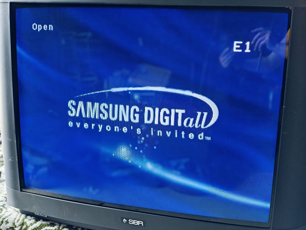 Téléviseur CRT de la marque CBR, Enlèvement
