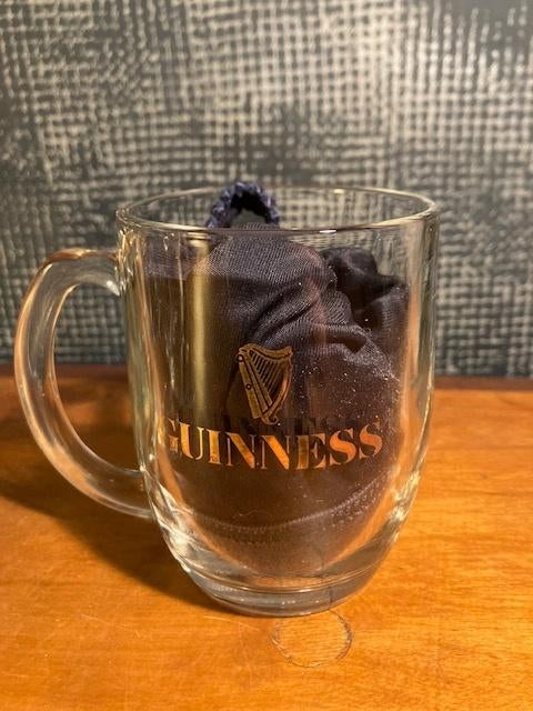 2 GUINNESS GLAZEN. ALS NIEUW, Ophalen of Verzenden, Nieuw, Glas of Glazen