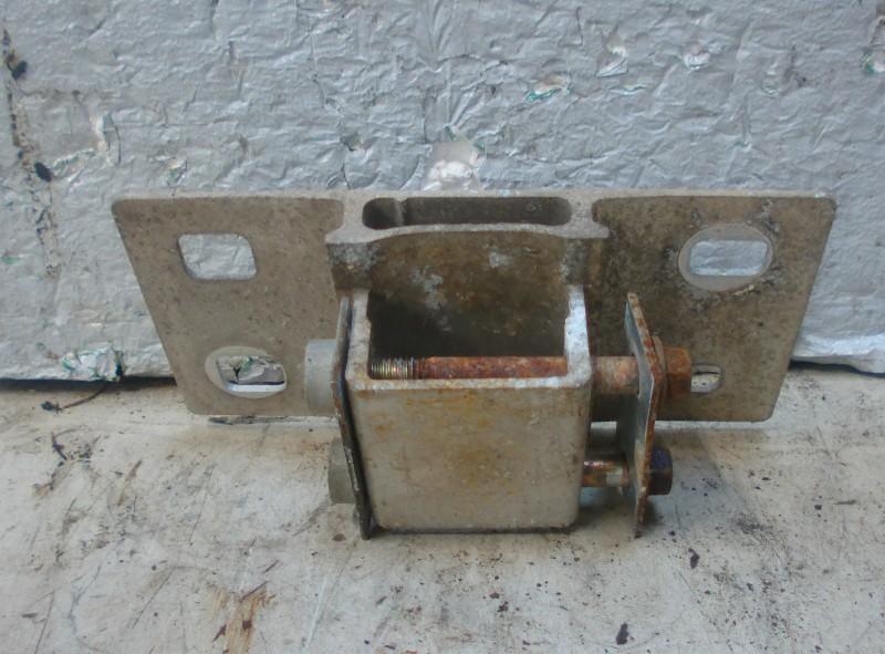 BUMPERSTEUN RECHTS ACHTER Volvo 960 I Estate, Gebruikt, Info@VerberkAutodemontage.nl, Nijverheidstraat 1a 1a
5405 AJ  UDEN, NL