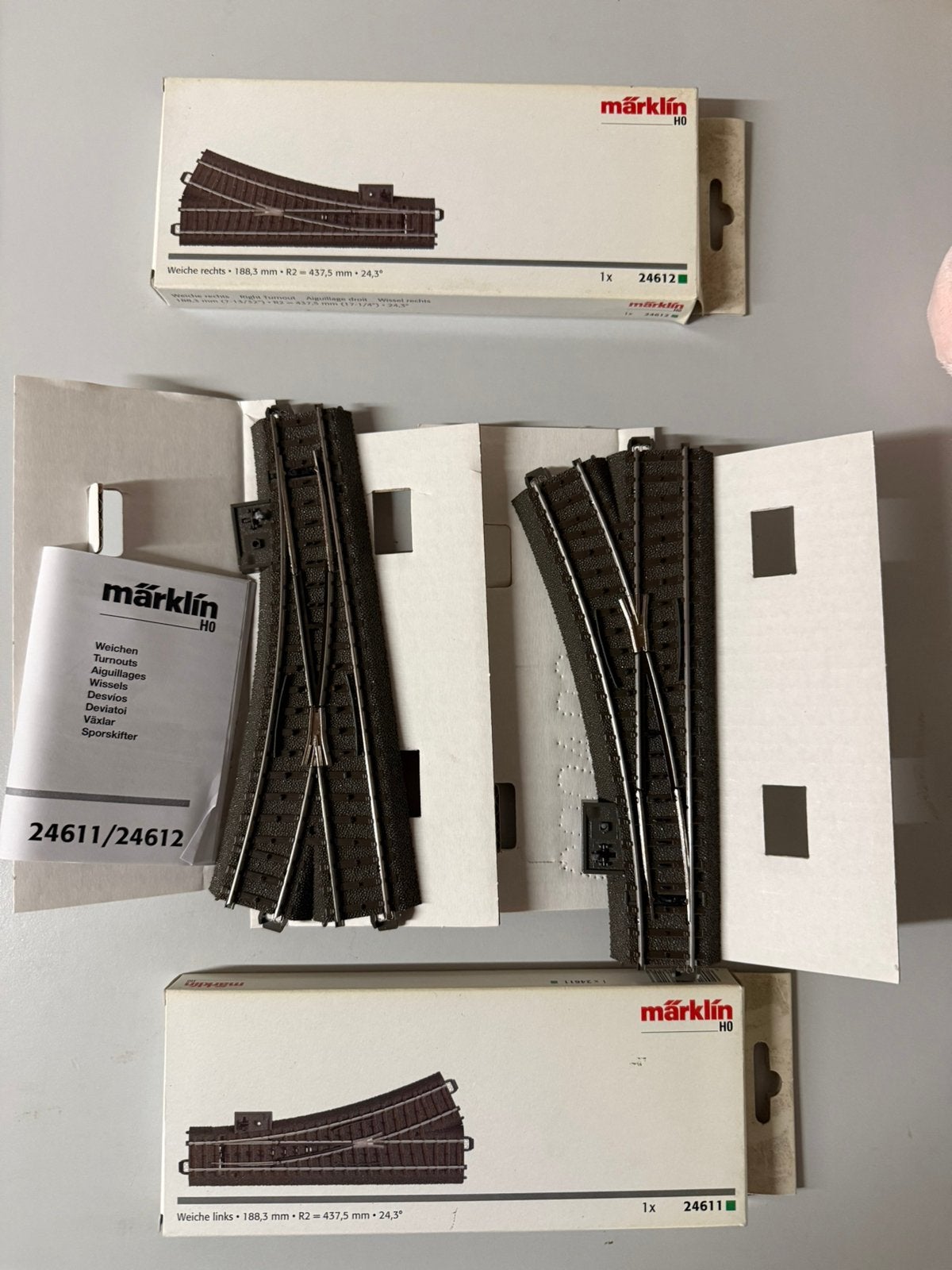 Märklin 24611 + 24612 C-Rail Wisselpaar Links + Rechts – OVP, Hobby en Vrije tijd, Ophalen of Verzenden, Zo goed als nieuw, Rails