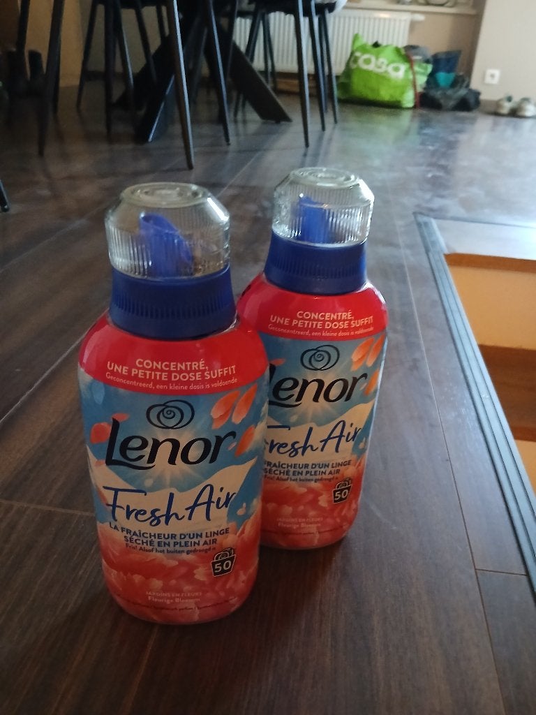 2 Fresh Lenor, Huis en Inrichting, Schoonmaakartikelen, Ophalen, Schoonmaakmiddel