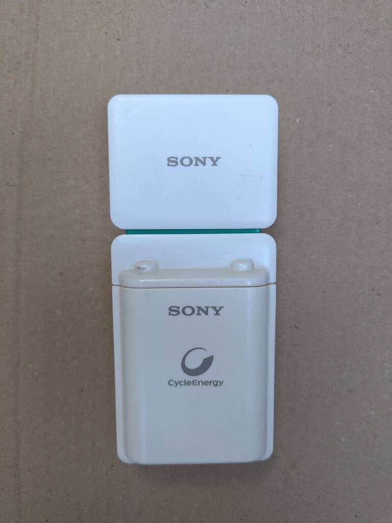 Chargeur et powerbank Sony Cycle Energy (prise US), Enlèvement ou Envoi, Comme neuf, Sony, Powerbank