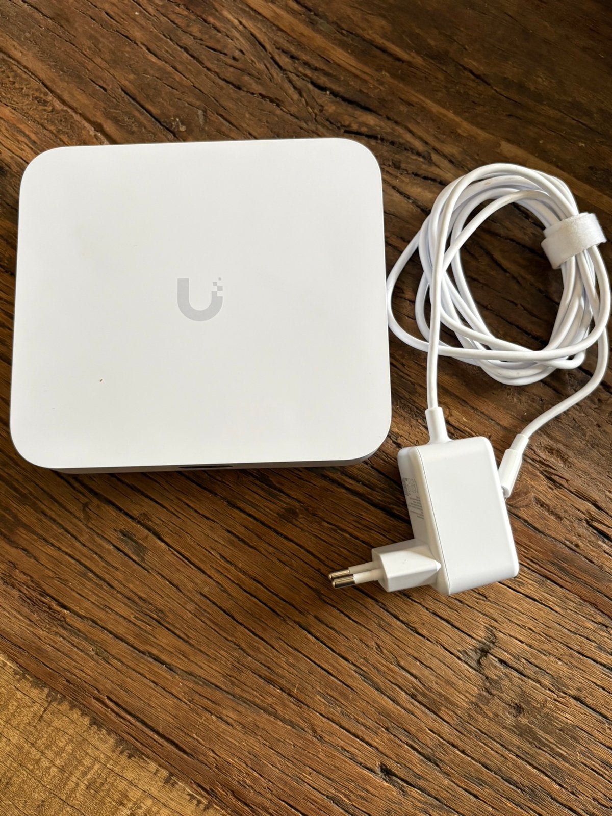 Ubiquiti Cloud Gateway Ultra - Zo goed als nieuw, Computers en Software, Routers en Modems, Ophalen of Verzenden, Nieuw, Router