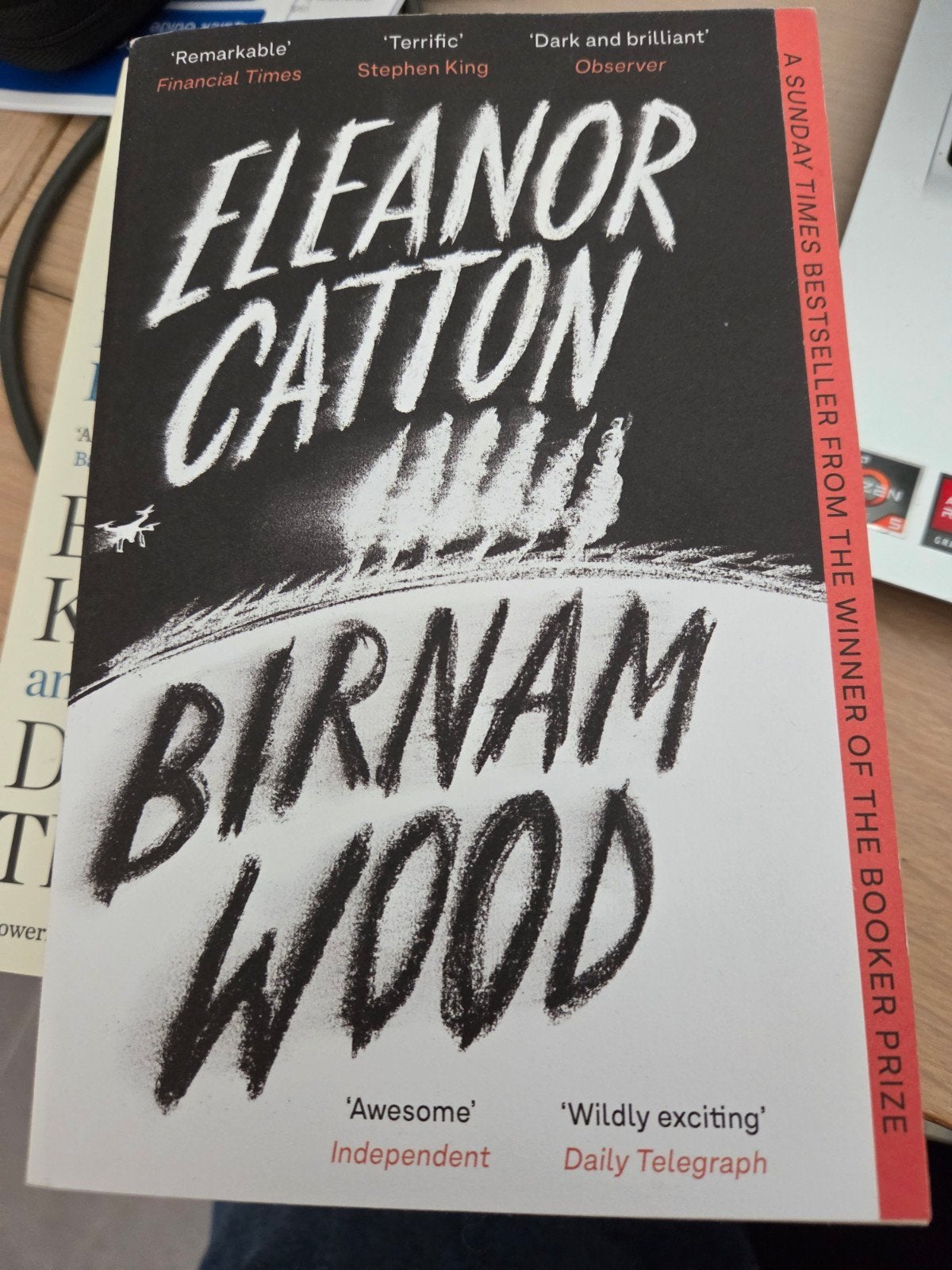 birnam wood, Boeken, Ophalen of Verzenden, Zo goed als nieuw, Eleanor catton