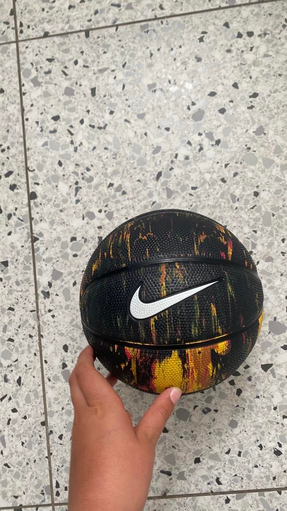 Nike basketbal, Sports & Fitness, Basket, Enlèvement, Neuf, Ballon