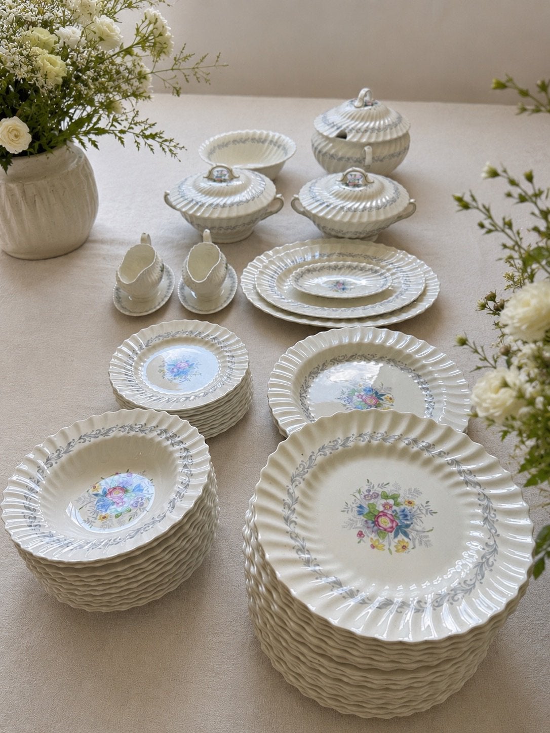 Royal Doulton Windermere H.4856 — environ 58 pièces, Antiquités & Art, Antiquités | Services (vaisselle) complet, Enlèvement