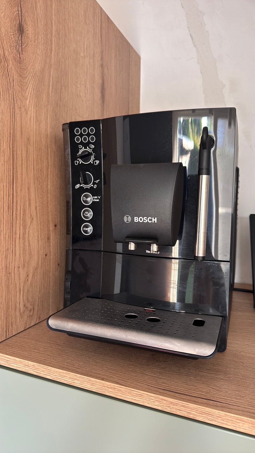 Koffiemachine bosch met bonen, Ophalen, Zo goed als nieuw, Koffiemachine, Koffiebonen