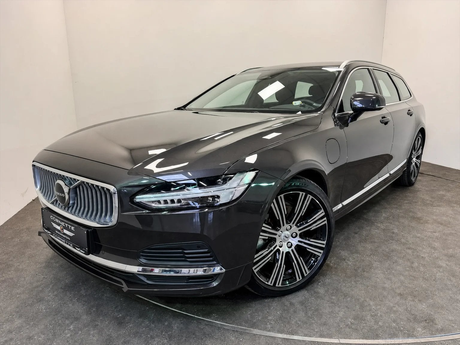 Volvo V90 2.0 T6 PHEV CORE AUTO 4WD, Auto's, Automaat, V90, 1969 cc, Parkeersensor
