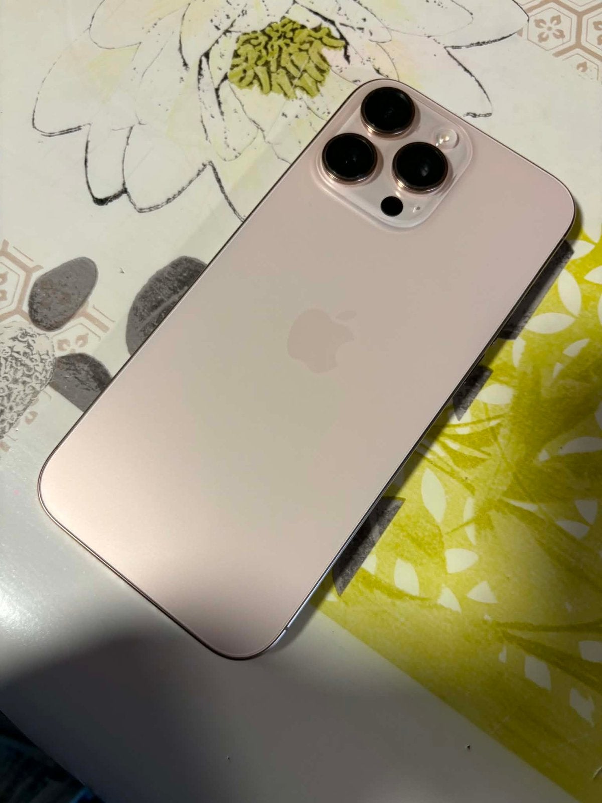 Iphone 16 pro max gold 256gb, IPhone 16 Pro Max, Ophalen of Verzenden, Zo goed als nieuw, Zonder abonnement