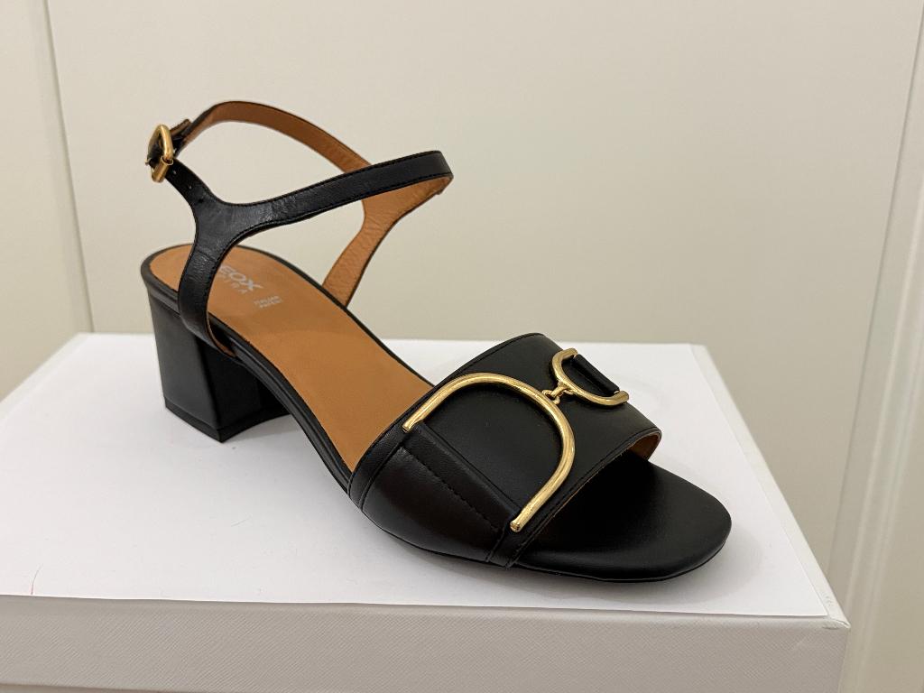 Geox, Paire de sandales en cuir de couleur noire, Geox, Comme neuf, Enlèvement, Noir