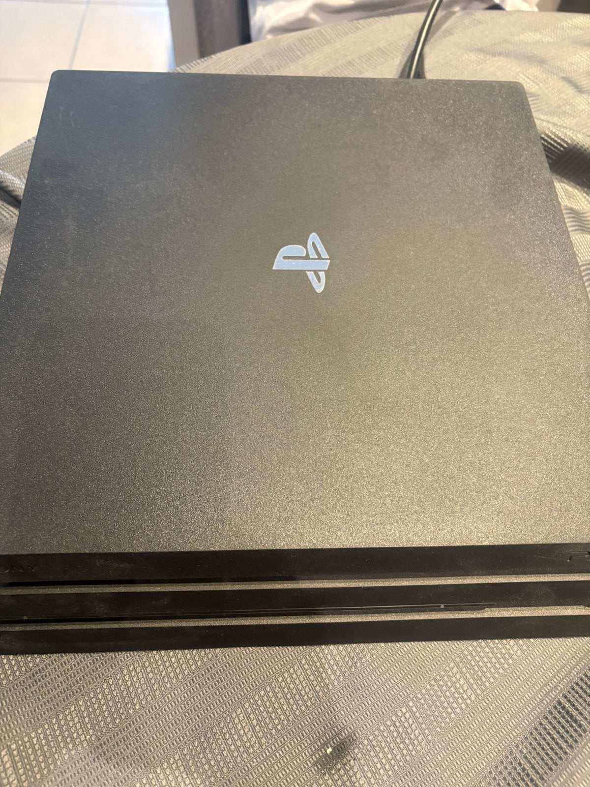 Playstation 4 pro en bakje en 13 spellen, Ophalen, Gebruikt, Pro