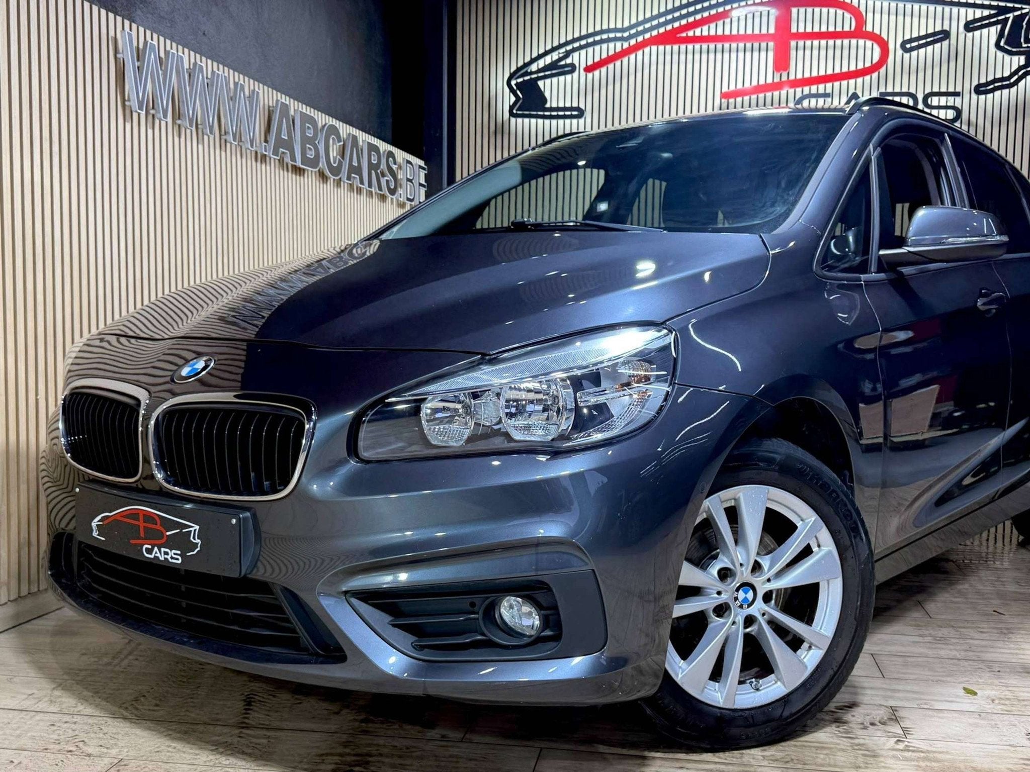 BMW 2 Serie 216 i Active Tourer * GARANTIE 12 MOIS * 1ER PRO, Auto's, 75 kW, Gebruikt, Handgeschakeld, 5 deurs