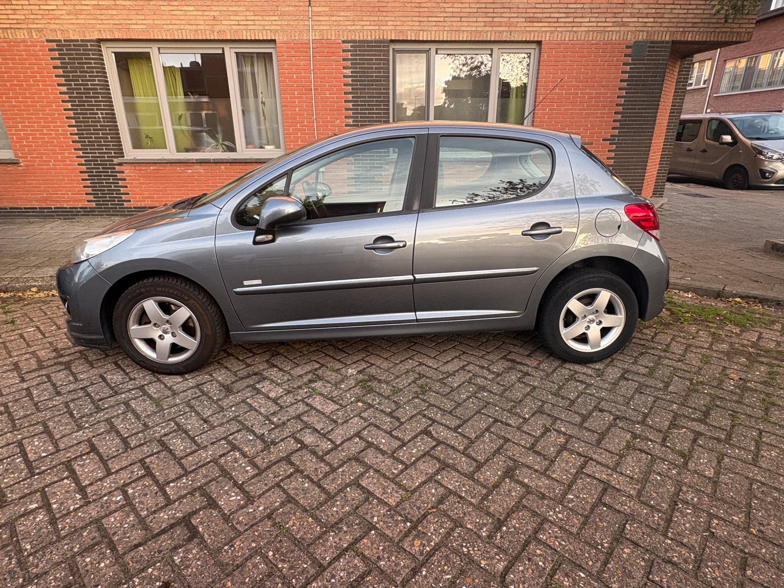Peugoet 207 1.4 benzine 2011 met keuring, Euro 5, Handgeschakeld, Particulier, ABS
