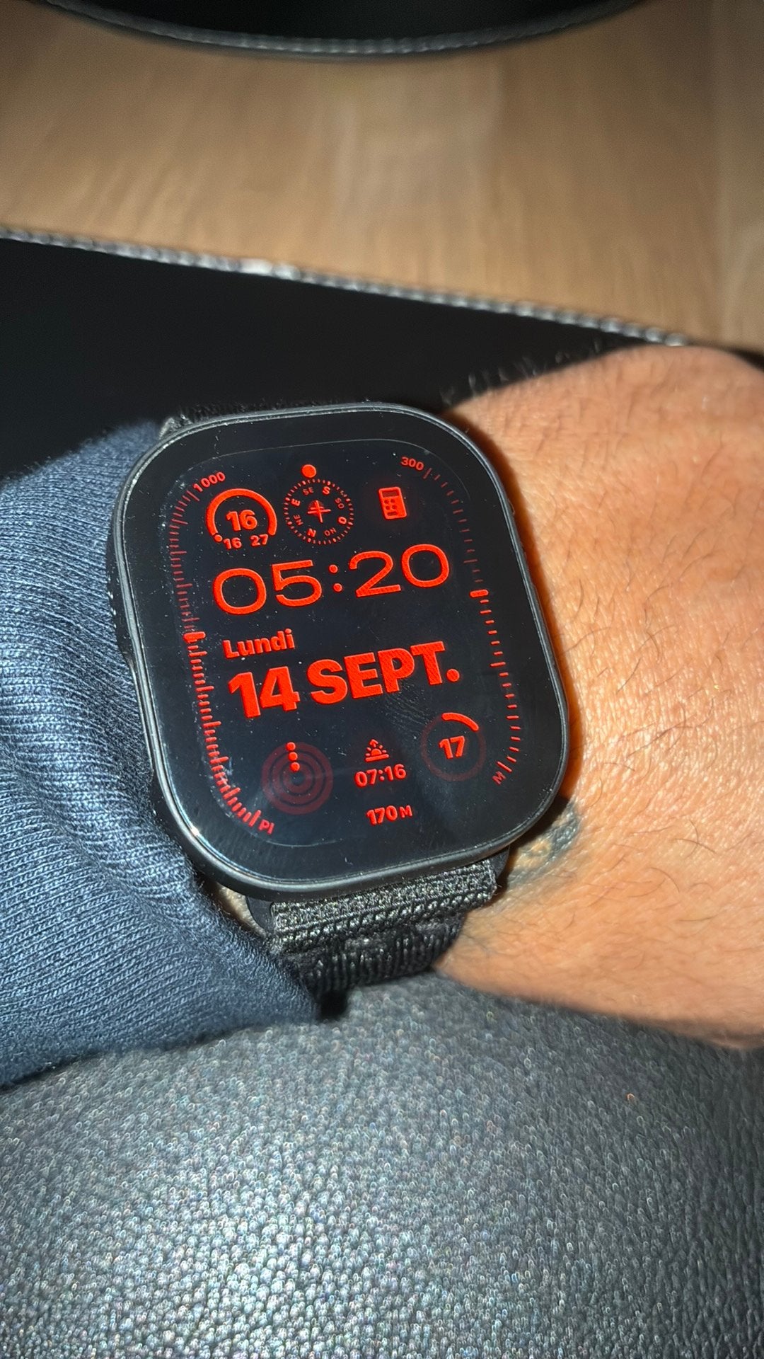 Apple Watch Ultra 3, Enlèvement, La taille, Comme neuf, Noir