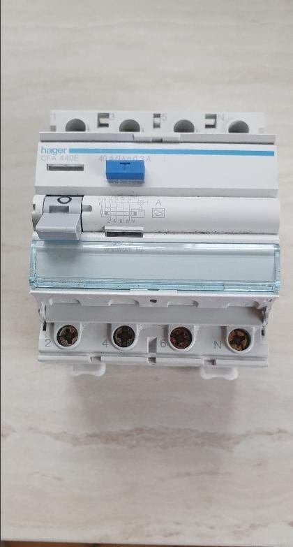 Hager 300 ml 40A Tetra differentieel, Ophalen of Verzenden, Gebruikt, Hager, Aardlekautomaat