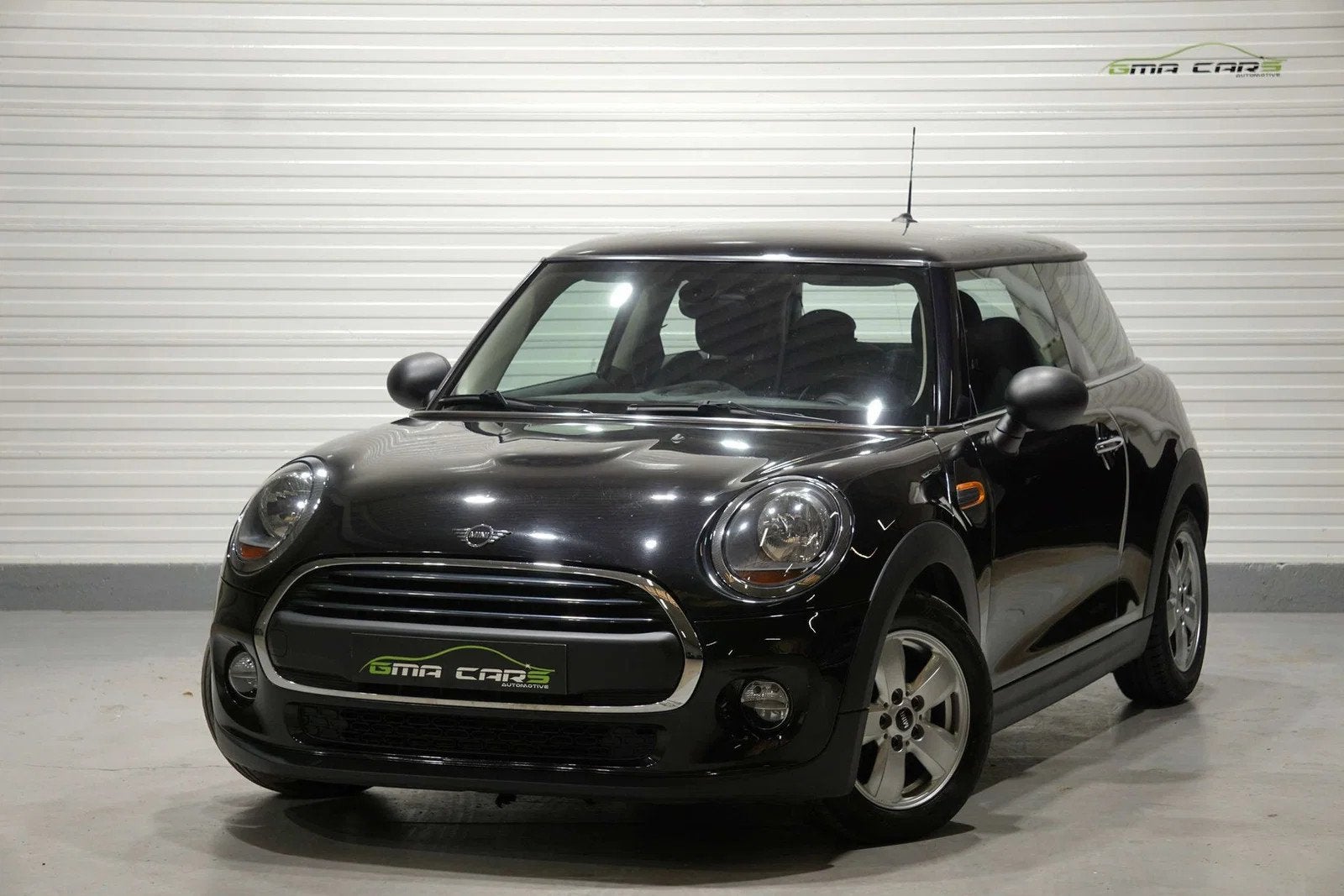 MINI Cooper Mini 1.6i Cooper Automaat-Nav-HLeder-PDC-Garanti, Auto's, Mini, Automaat, Gebruikt, Bedrijf, Berline