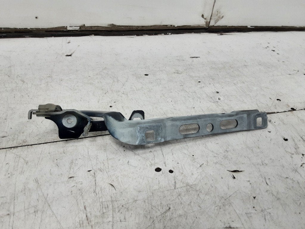 CHARNIERE DE CAPOT GAUCHE Peugeot 208 I (CA / CC / CK / CL), Kontakt-peugeot@peugeot.com, Utilisé, Peugeot Deutschland GmbH, Bahnhofsplatz
65423  Rüsselsheim, DE