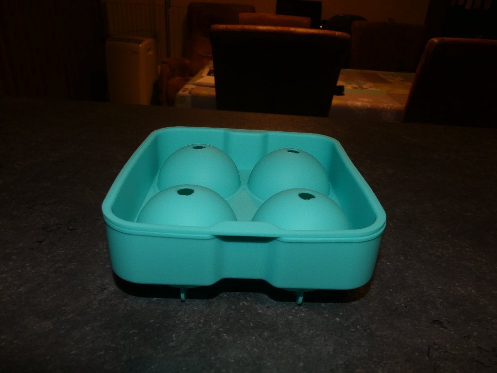 Dotz ijsballenvorm- silicone- 4 stuks NIEUW!, Autres types, Enlèvement ou Envoi, Neuf, Vert