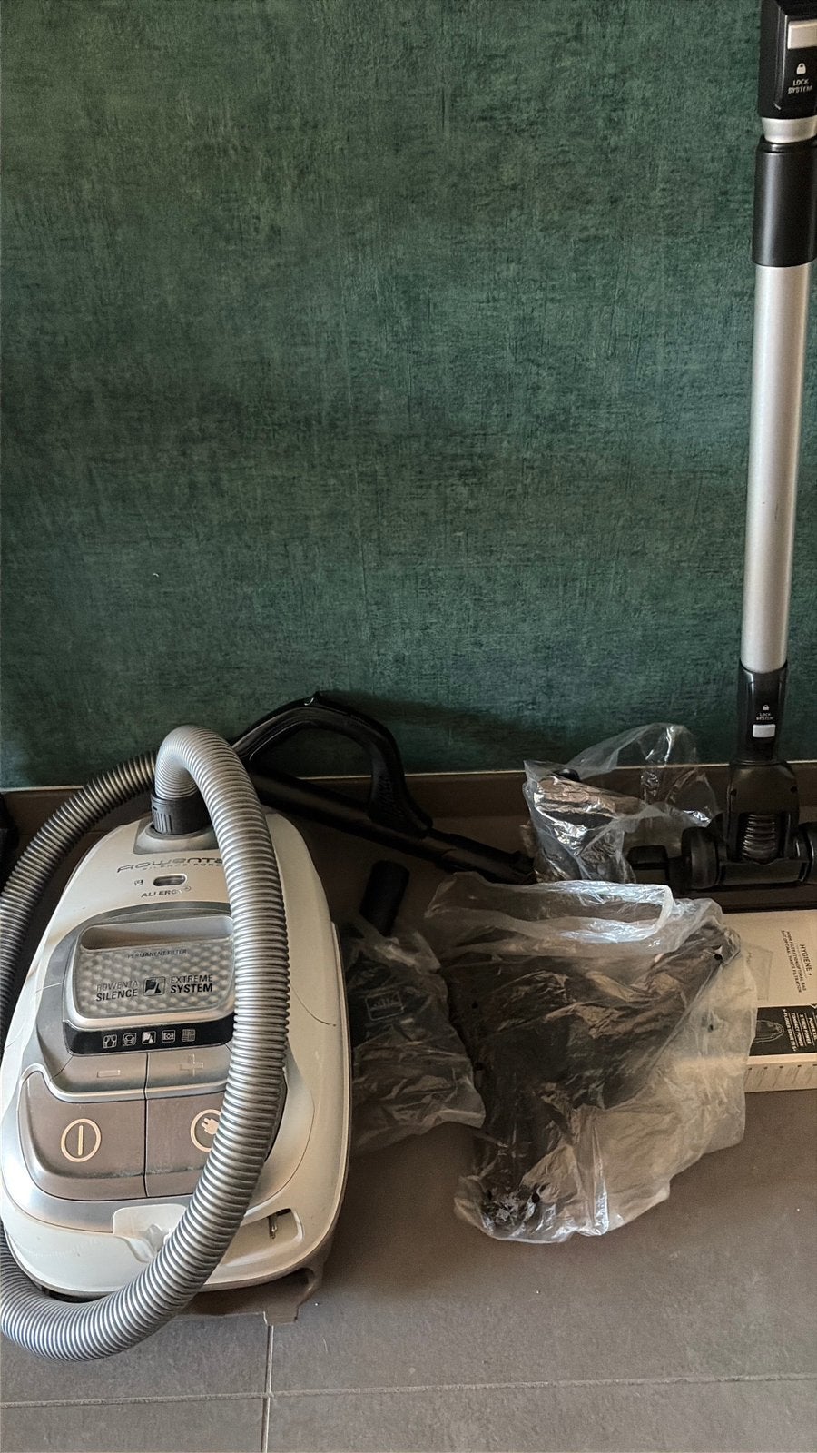 Stofzuiger met  rowenta, Elektronische apparatuur, Ophalen, Zo goed als nieuw, Sledestofzuiger, Rowenta
