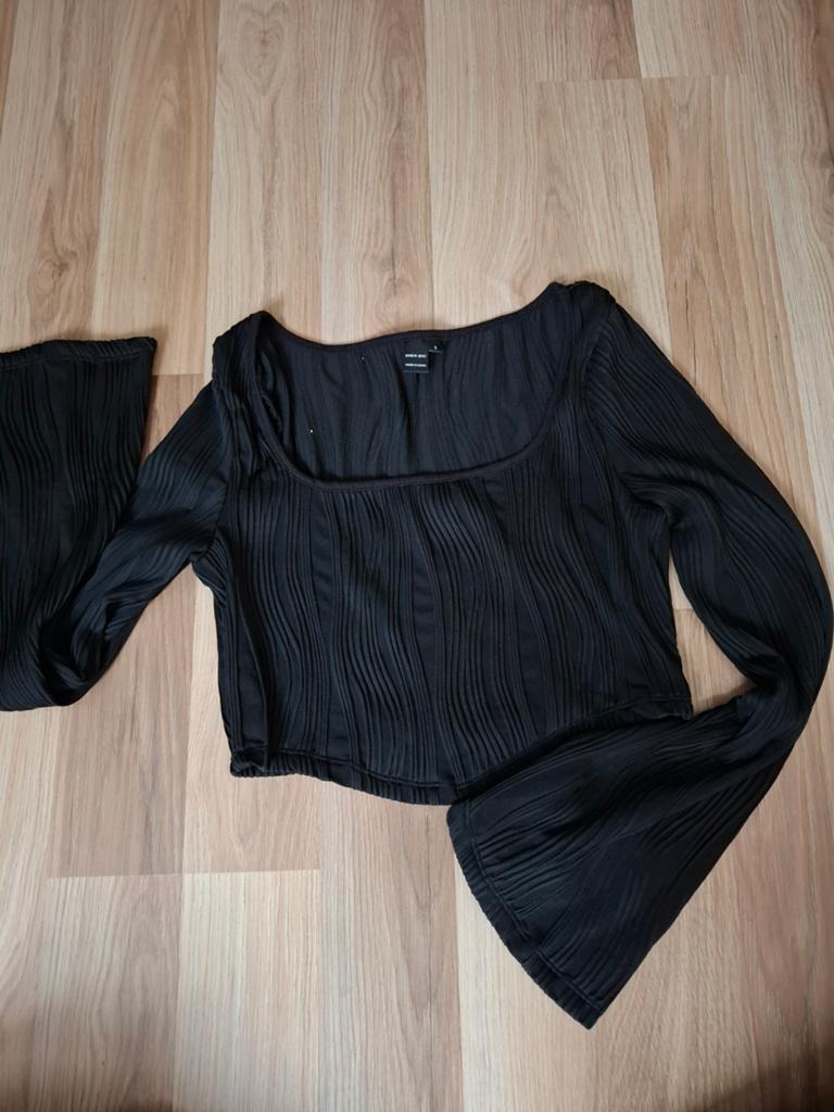 Zwart crop topje met brede mouwen, Verzenden, Zwart, Zo goed als nieuw, Lange mouw