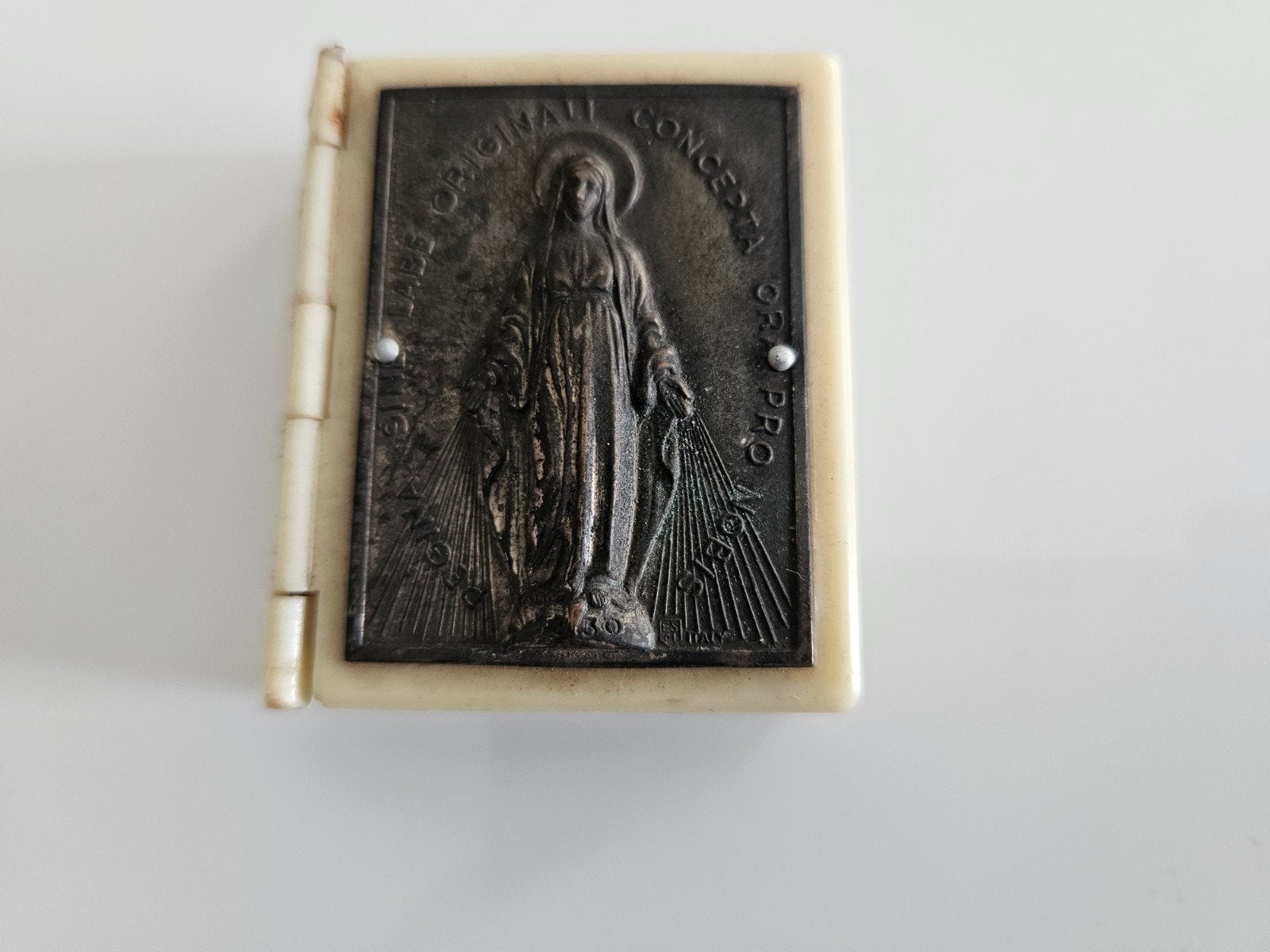 Boîte à bijoux religieuse, Enlèvement ou Envoi