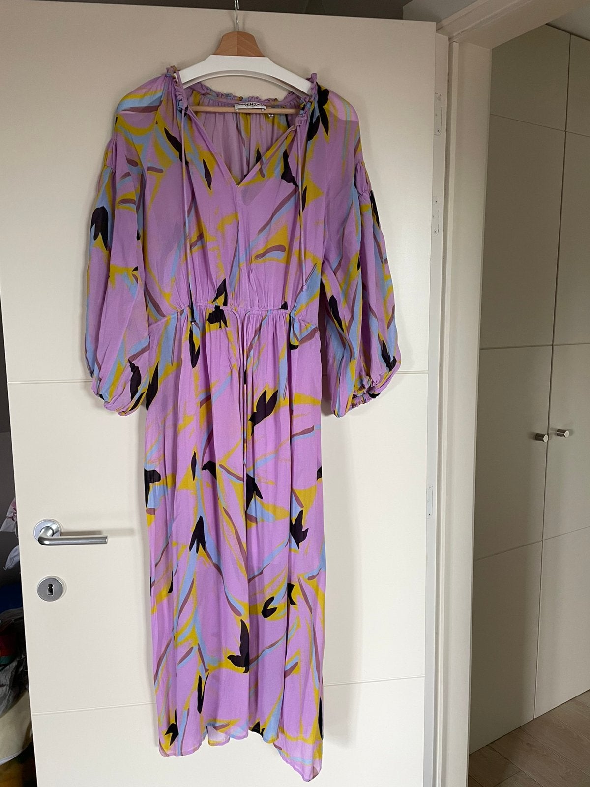 Lang kleed Essentiel Antwerp, Kleding | Dames, Jurken, Zo goed als nieuw, Roze, Onder de knie, Ophalen