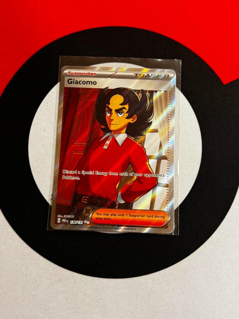 Pokémon - Prismatic Evolutions - Giacomo (138/131) - NM, Ophalen of Verzenden, Zo goed als nieuw, Losse kaart