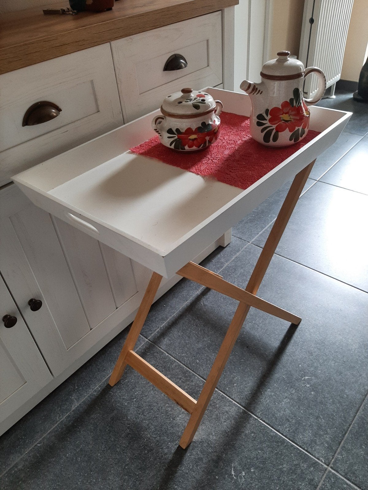 serveertafel met keramiek setje, Ophalen