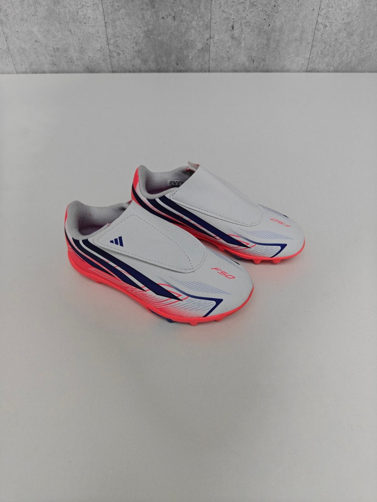 nieuwe voetbalschoenen Adidas F50 maat 29, Ophalen of Verzenden