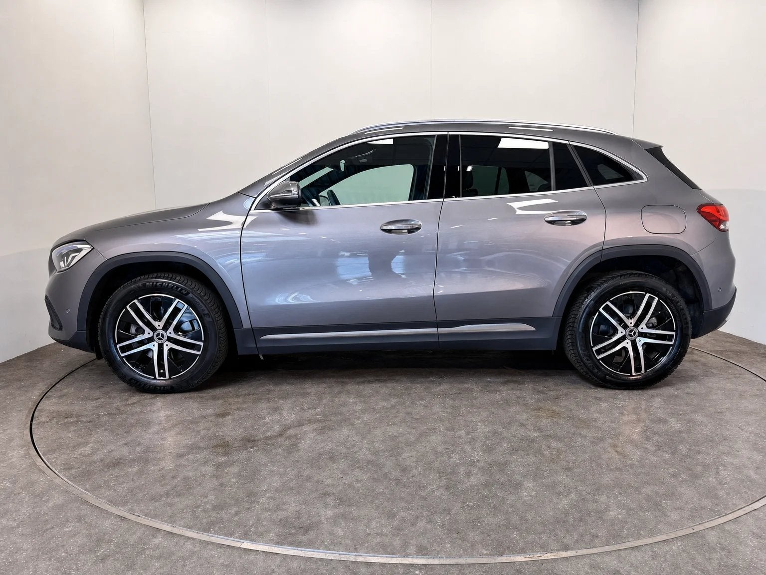 Mercedes-Benz GLA-Klasse E 1.3 PHEV DCT BUSINESS SOLUTION, Auto's, Mercedes-Benz, Automaat, Bedrijf, 5 deurs, Hybride Elektrisch/Benzine