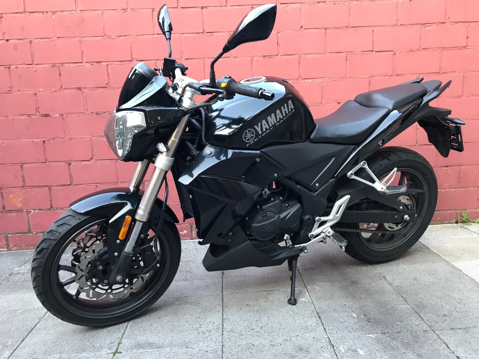 SpeedFire 125cc slechts550km Akrapovic , ABS , XENON  ,, Particulier, SuperMoto