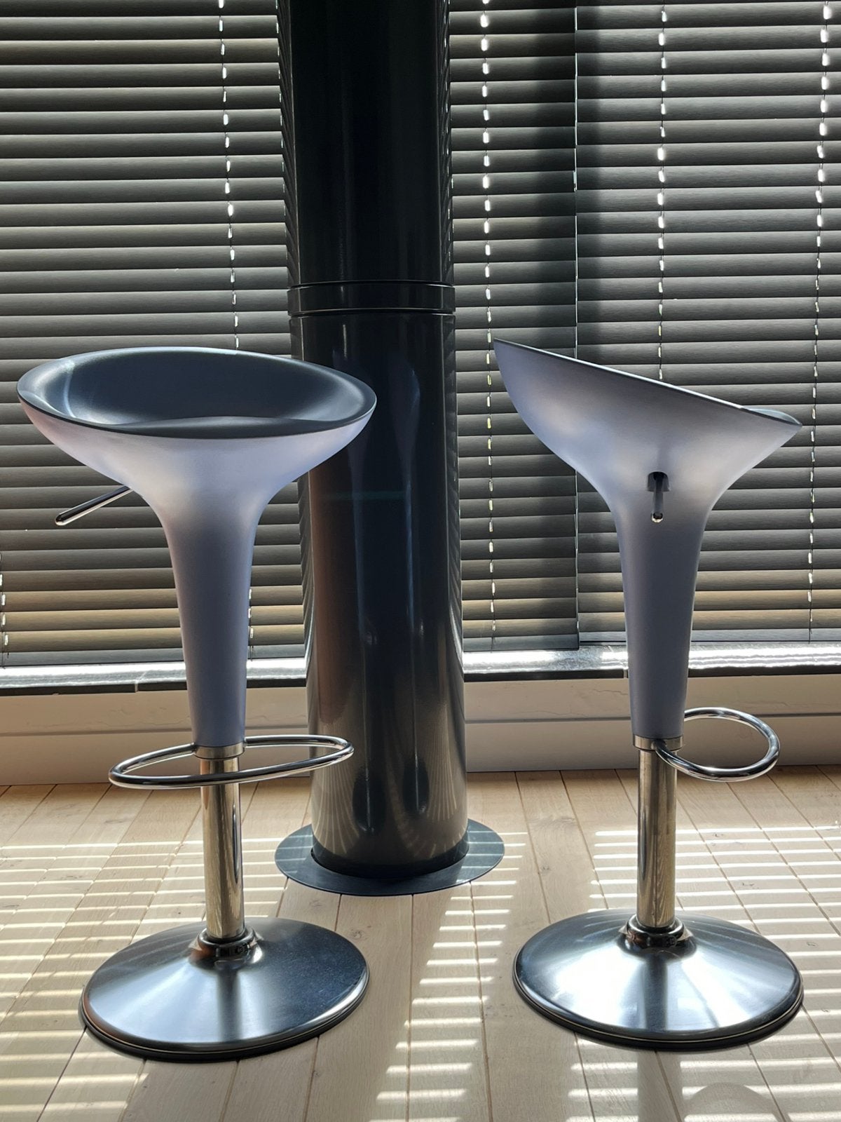 Tabourets de bar Magis Bombo (2 pièces), Maison & Meubles, Tabourets de bar, Synthétique, 2 tabourets, Enlèvement, Utilisé